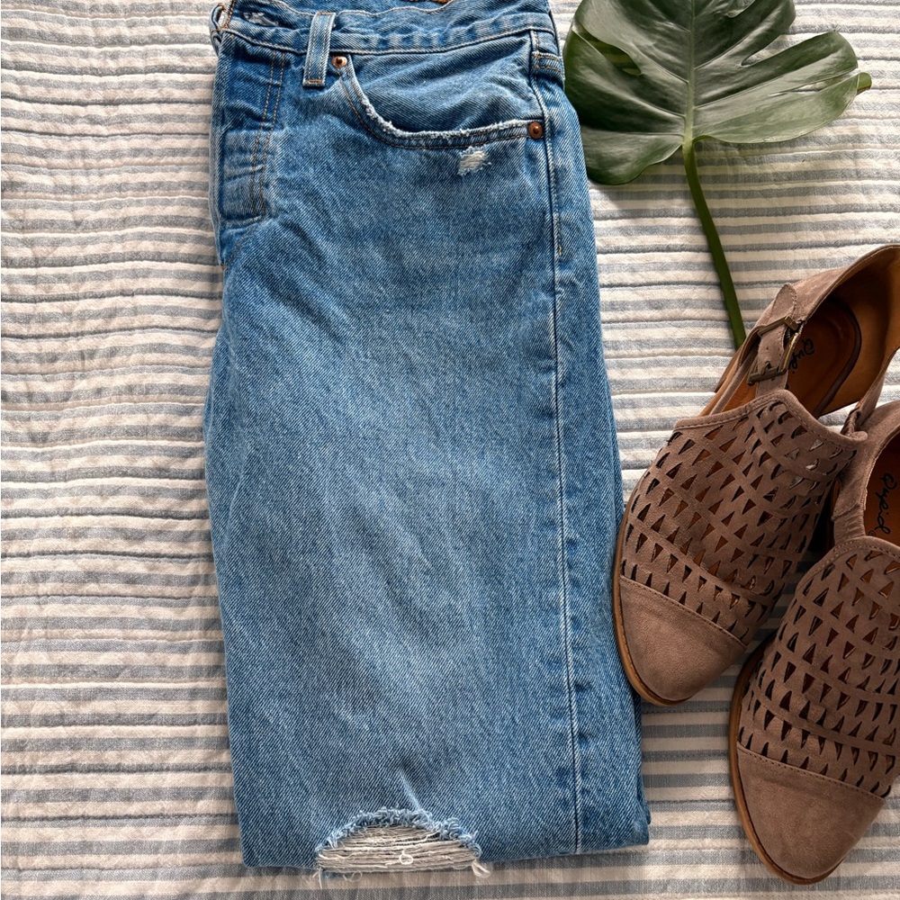 Levi's Blue Ankle & Cropped Jeans